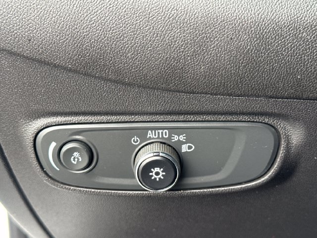 Used 2024 Chevrolet Equinox LT FWD image 28