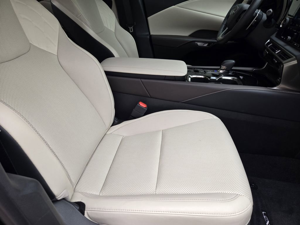 Used 2024 Lexus RX 350 FWD w/ Technology Package image 9