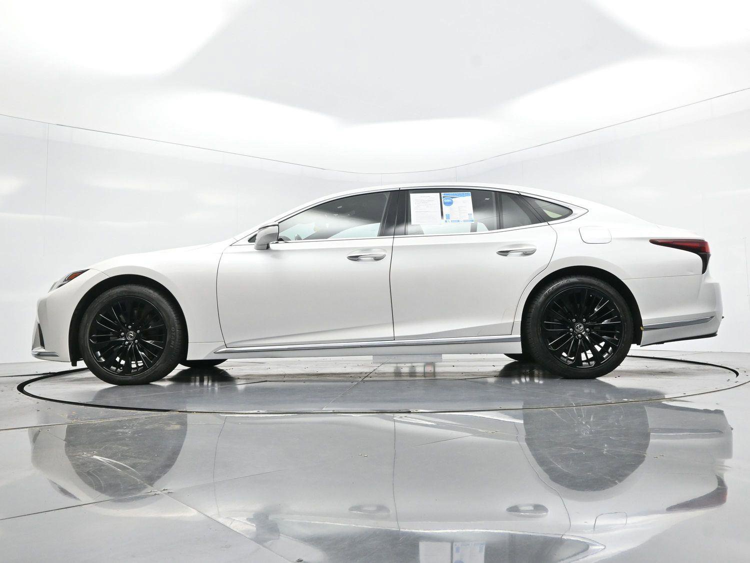 Used 2022 Lexus LS 500 w/ Accessory Package (Z1) image 40