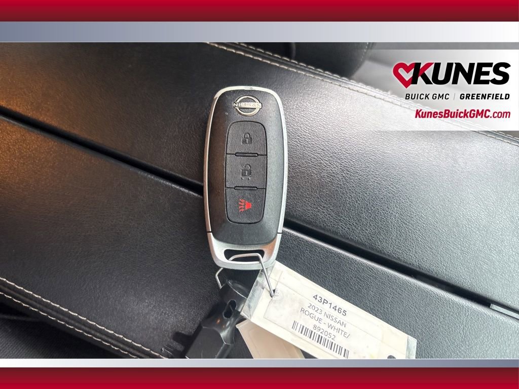 Used 2023 Nissan Rogue S image 41