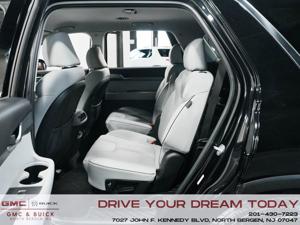 Used 2023 Hyundai Palisade SEL image 31