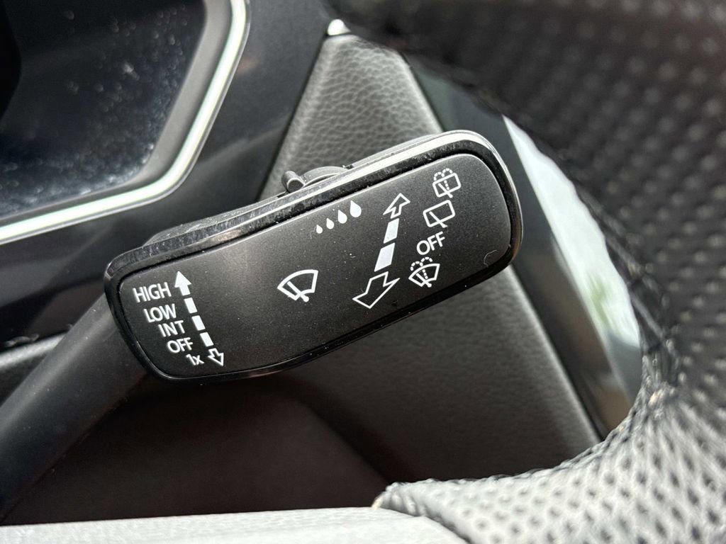 Used 2024 Volkswagen Tiguan SE R-Line AWD/4WD image 21