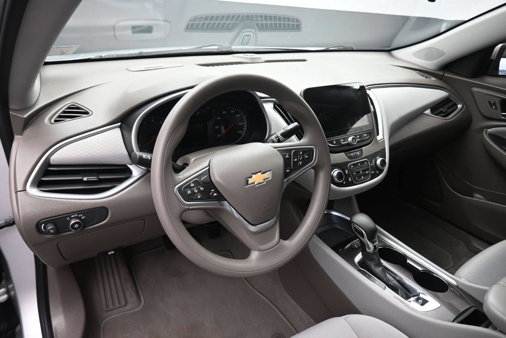 Used 2022 Chevrolet Malibu LT FWD image 13