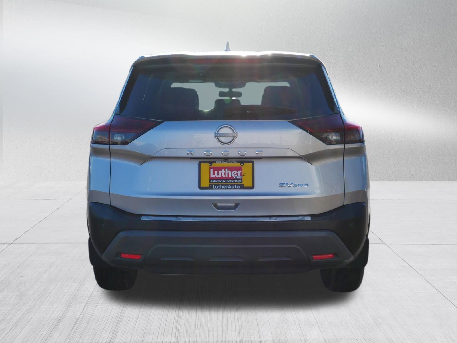 Used 2023 Nissan Rogue SV image 6