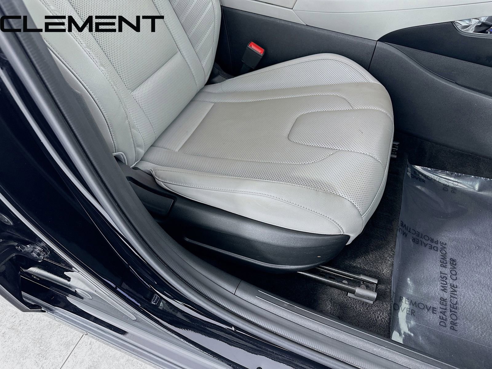 Used 2024 Hyundai Elantra Limited image 35