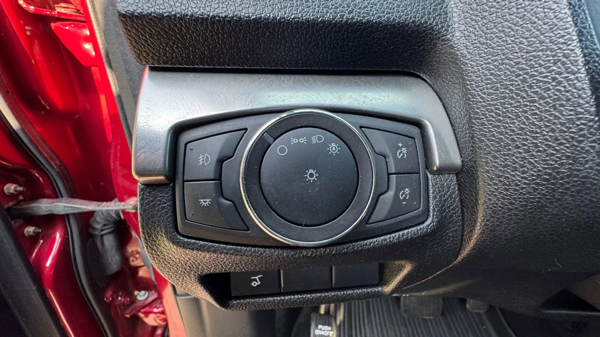 Used 2018 Ford Explorer XLT w/ Equipment Group 202A image 14