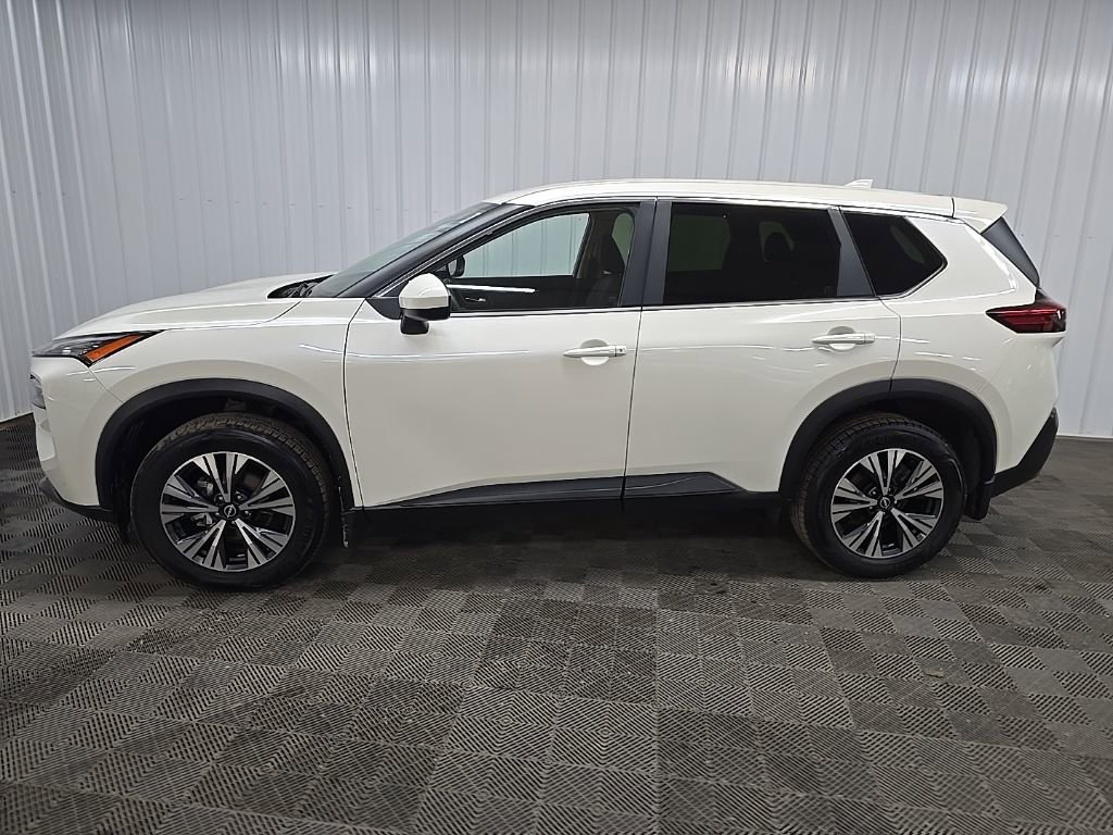 Used 2023 Nissan Rogue SV image 5