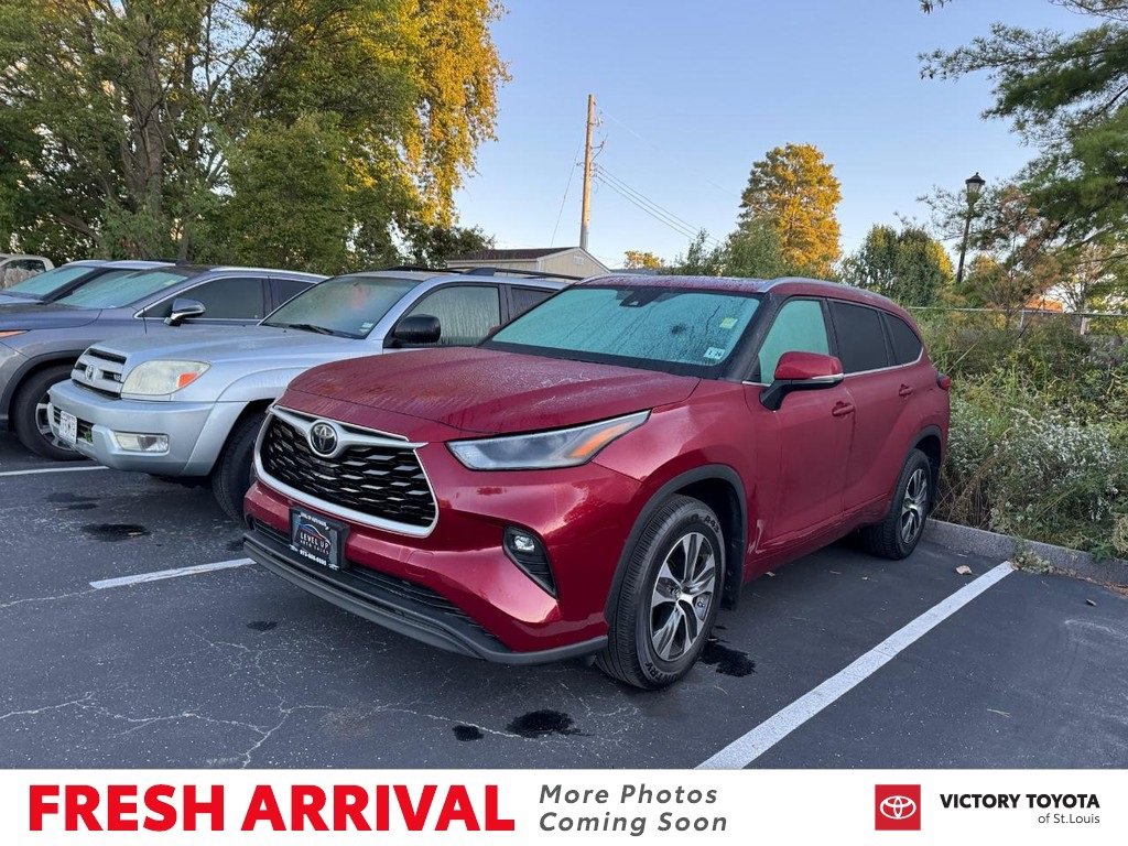 Used 2021 Toyota Highlander XLE