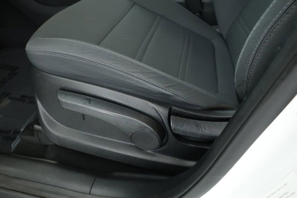 Used 2020 Kia Sorento LX image 9