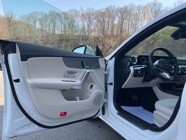 Used 2025 Mercedes-Benz CLA 250 4MATIC image 19