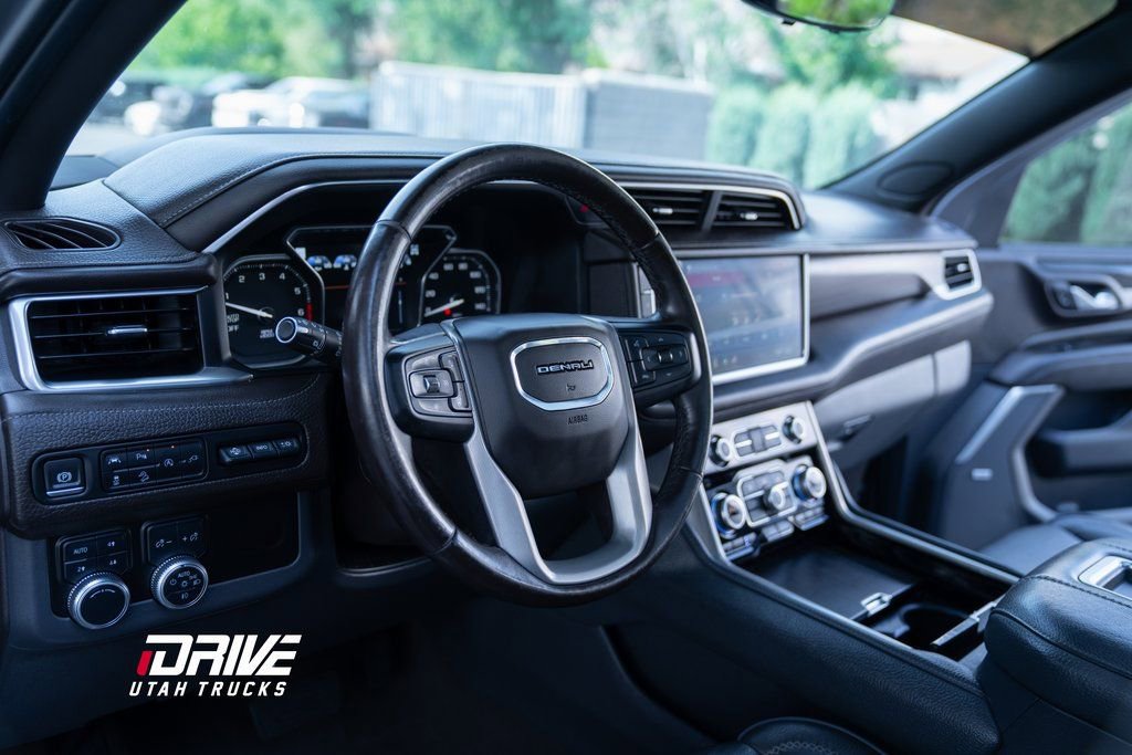 Used 2021 GMC Yukon XL Denali w/ Denali Premium Package image 30