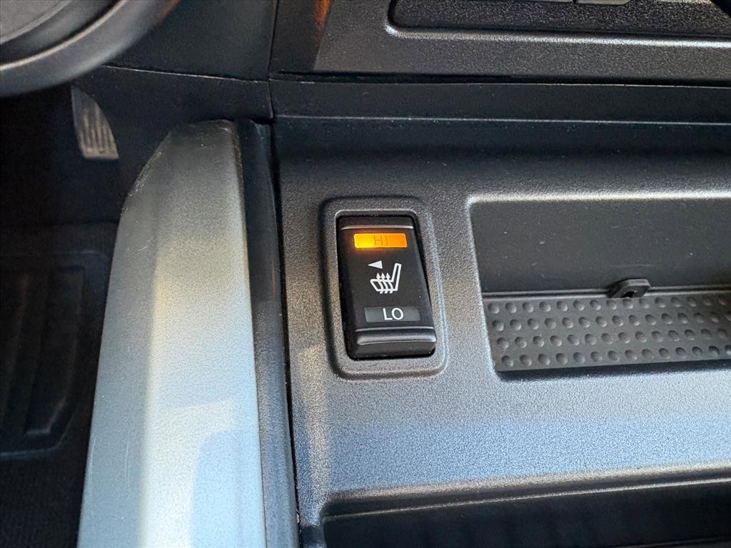 Used 2024 Nissan Titan SV w/ SV Convenience Package image 16