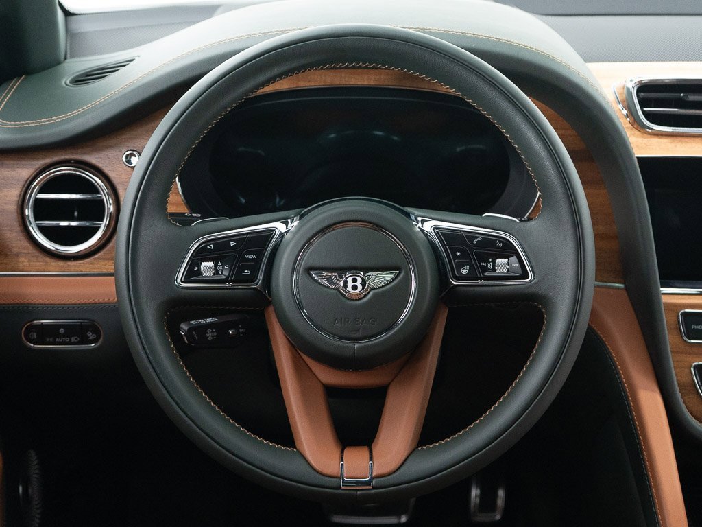 Used 2025 Bentley Bentayga Extended Wheelbase image 31