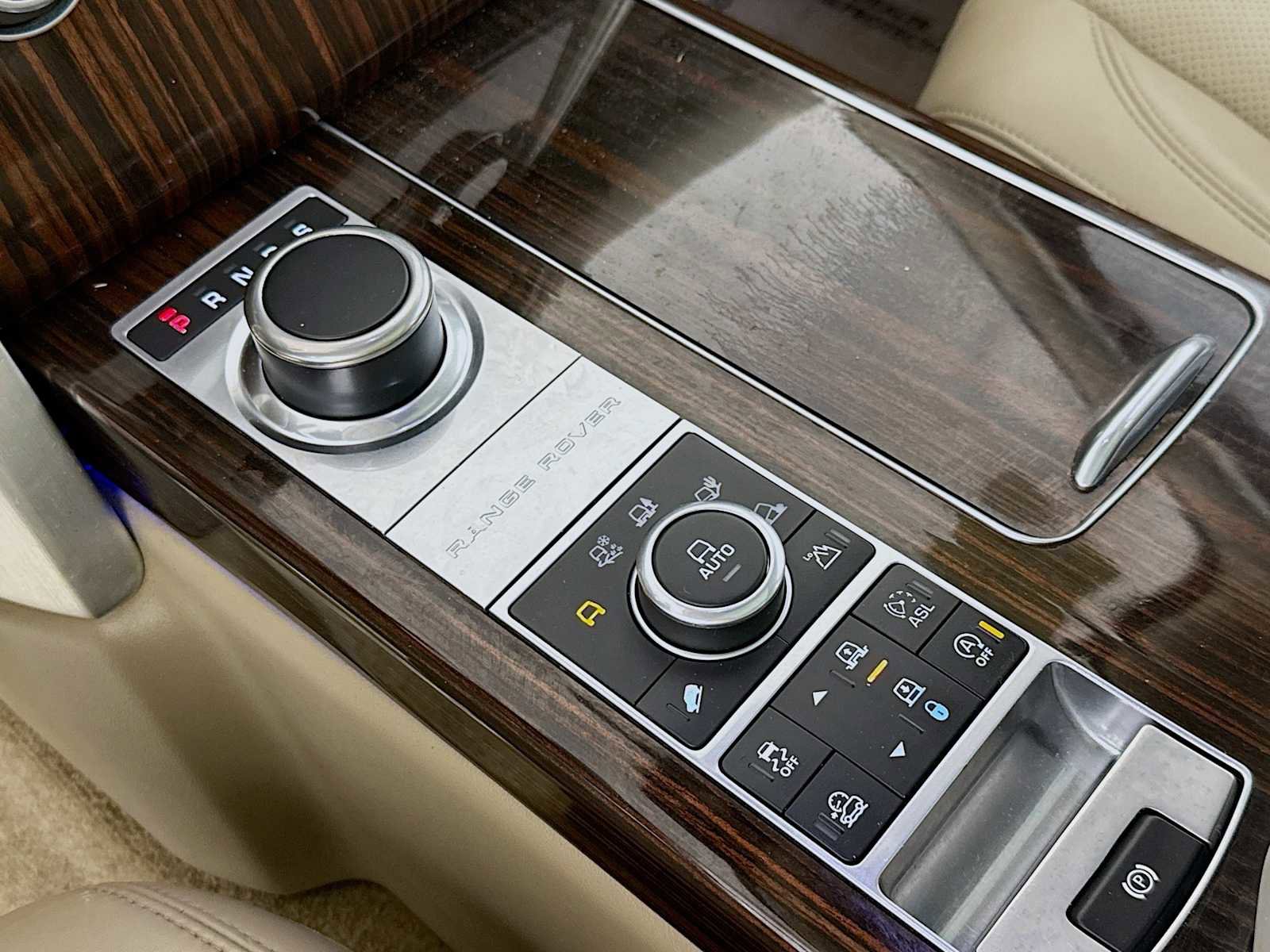 Used 2016 Land Rover Range Rover Supercharged image 17