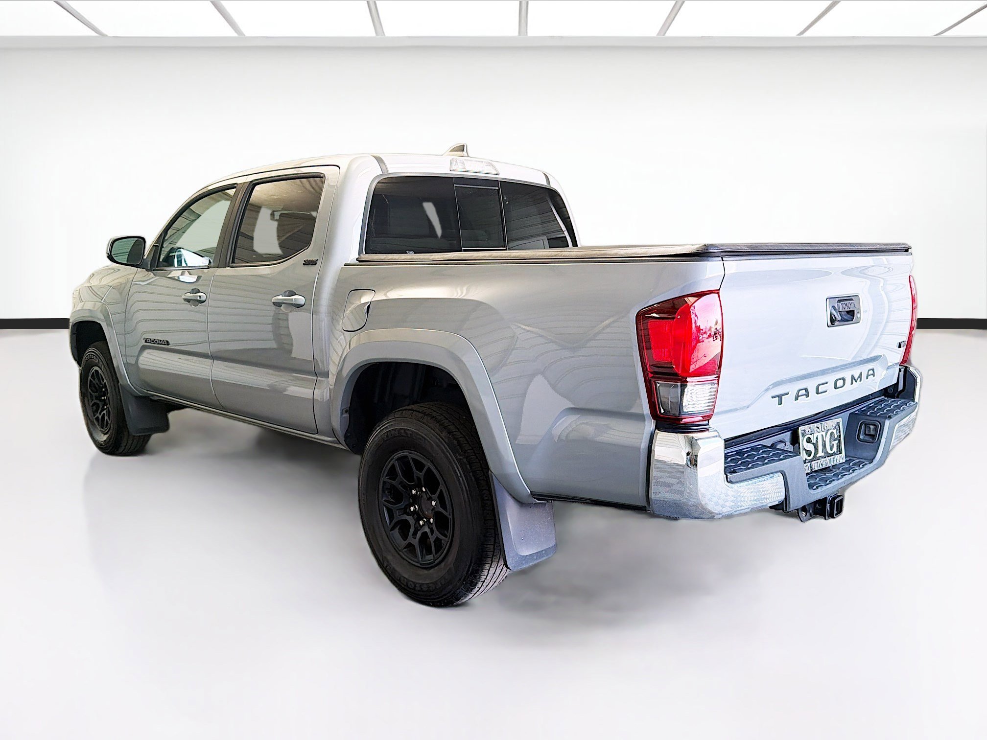 Used 2021 Toyota Tacoma SR5 w/ Blackout Package (TMS) image 6