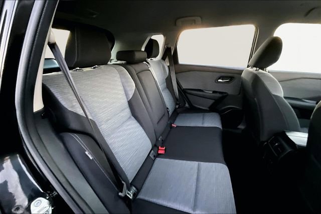 Used 2023 Nissan Rogue SV image 17