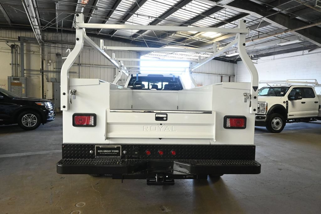 New 2026 Ford F450 XL w/ XL Chrome Package RWD image 8