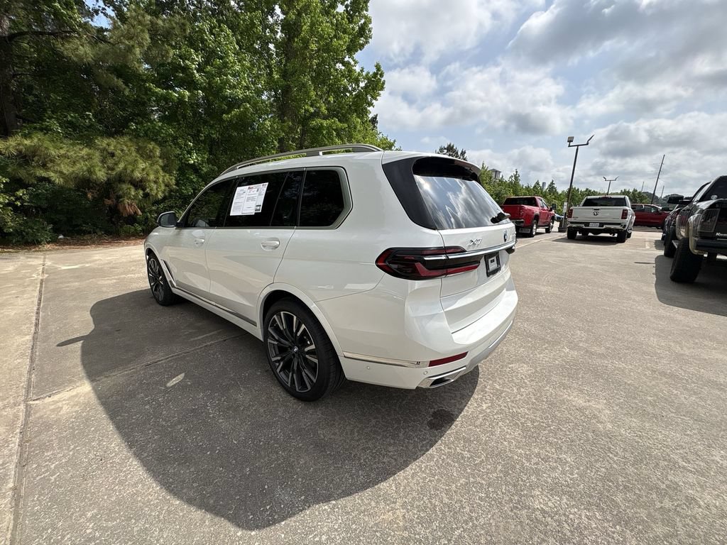 Used 2025 BMW X7 xDrive40i AWD/4WD image 6