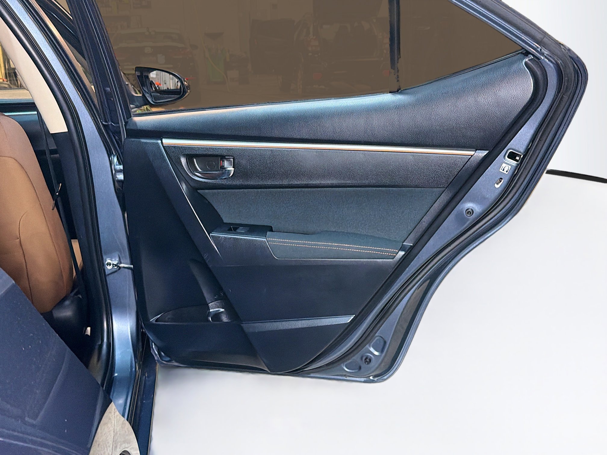 Used 2014 Toyota Corolla LE image 27