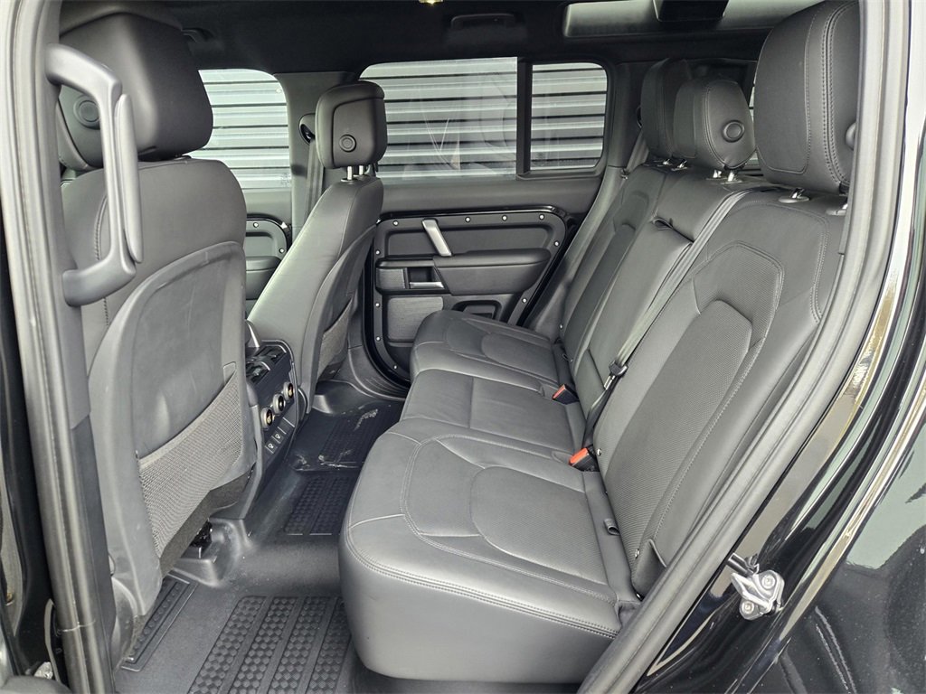 Certified 2024 Land Rover Defender 110 V8 image 10