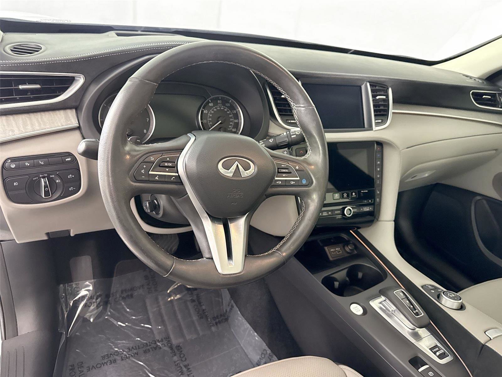 Used 2023 INFINITI QX50 Sensory AWD/4WD image 4