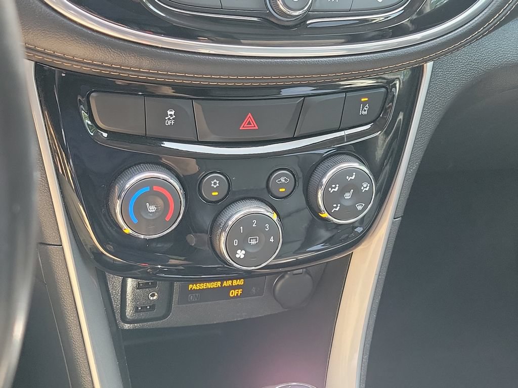 Used 2020 Chevrolet Trax Premier FWD image 33