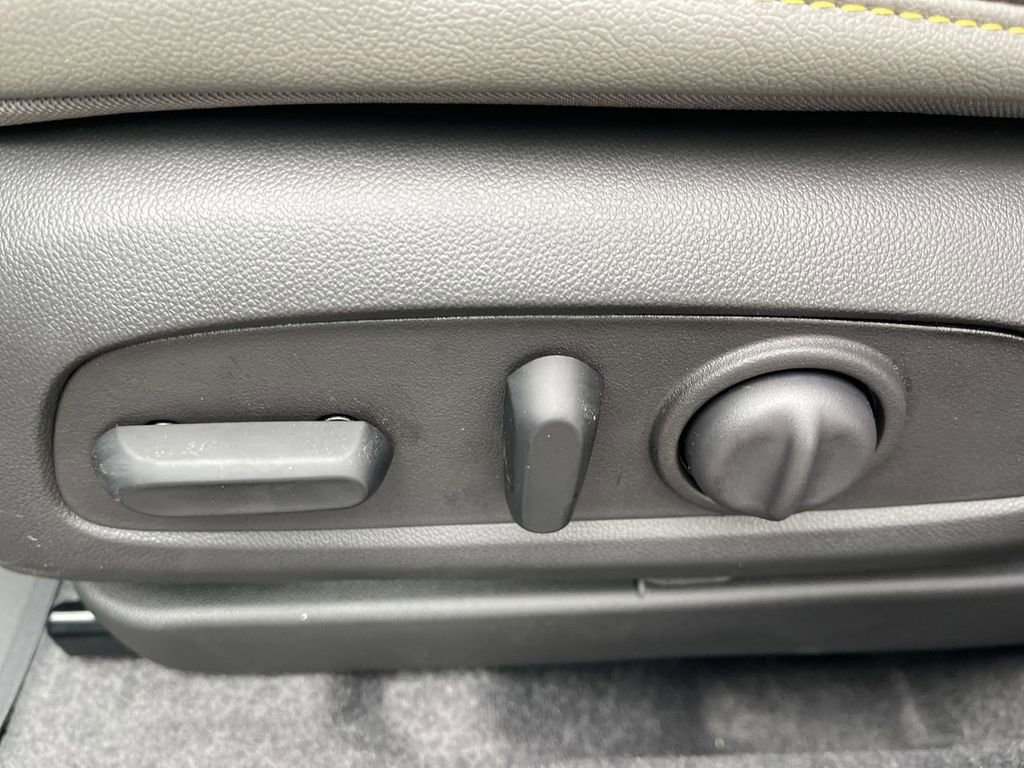 New 2026 Chevrolet Trax ACTIV w/ Sunroof Package FWD image 12