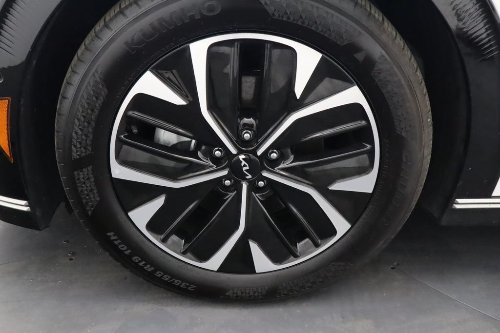 Used 2024 Kia EV6 Wind w/ Wind Technology Package AWD/4WD image 14