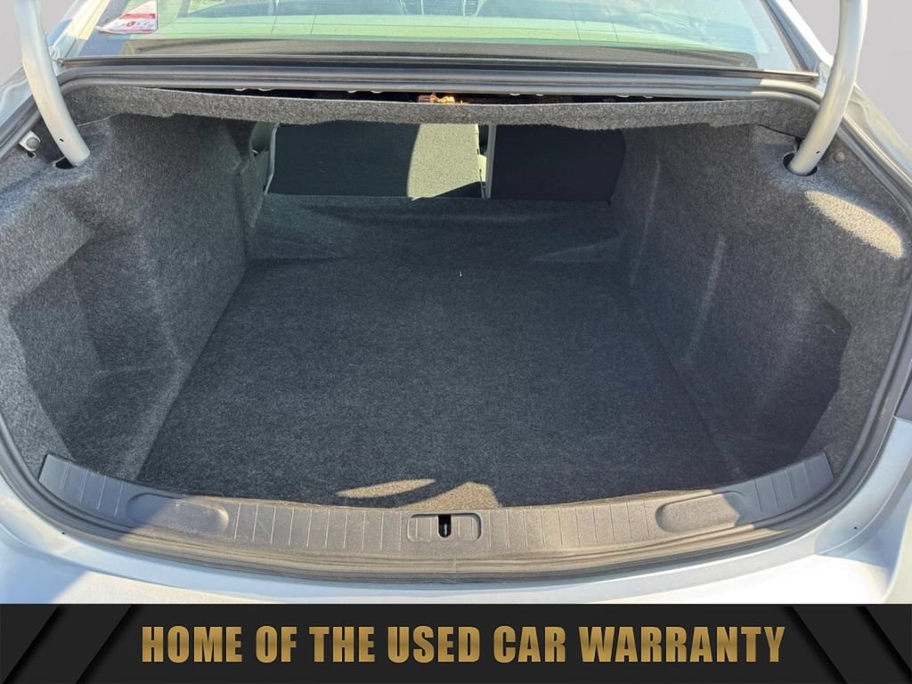 Used 2017 Chevrolet Impala LT FWD image 12