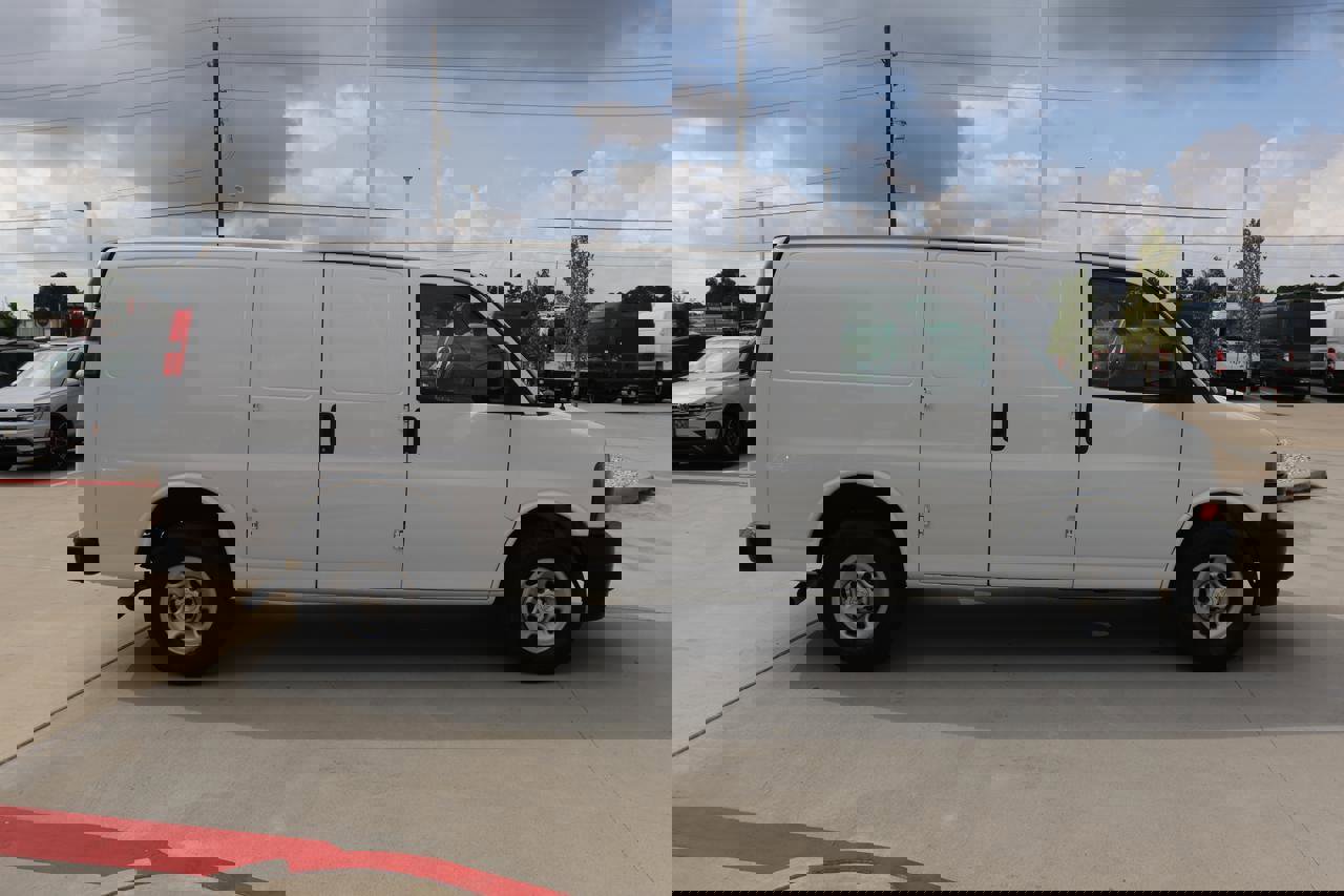Used 2019 Chevrolet Express 2500 image 6