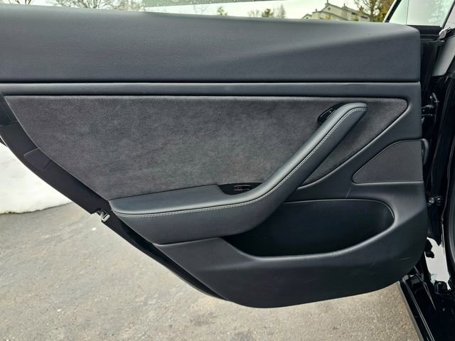 Used 2018 Tesla Model 3 Mid Range image 23