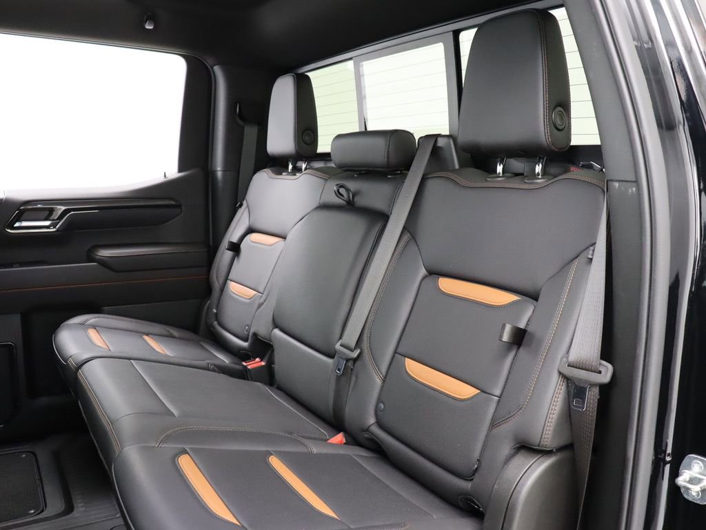 Used 2023 GMC Sierra 1500 AT4 w/ Technology Package AWD/4WD image 35