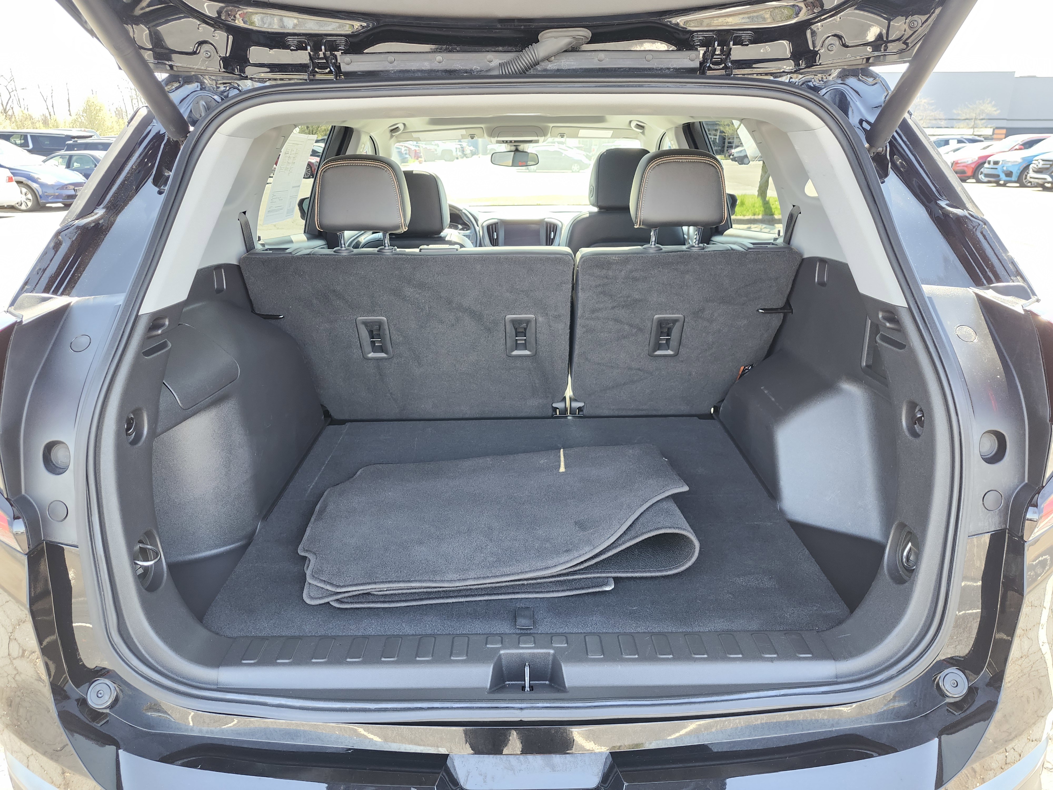 Used 2022 GMC Terrain AT4 w/ Infotainment Package II AWD/4WD image 23
