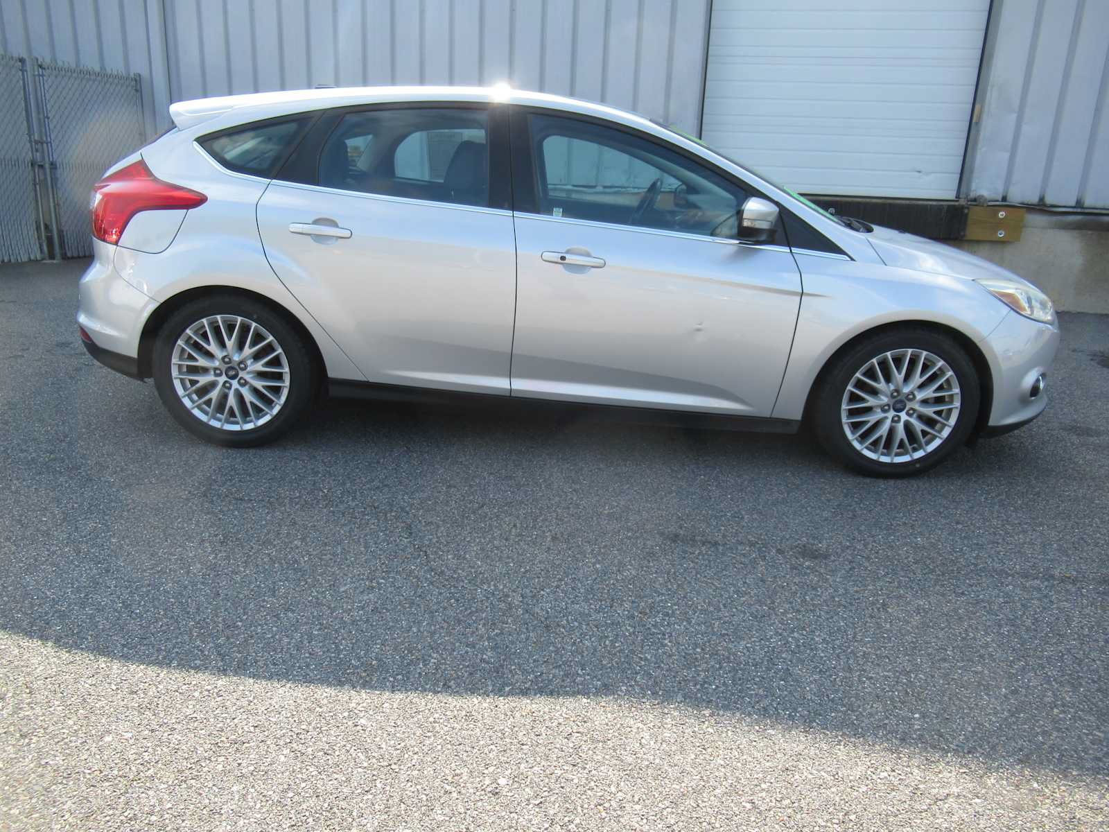 Used 2014 Ford Focus Titanium FWD image 4