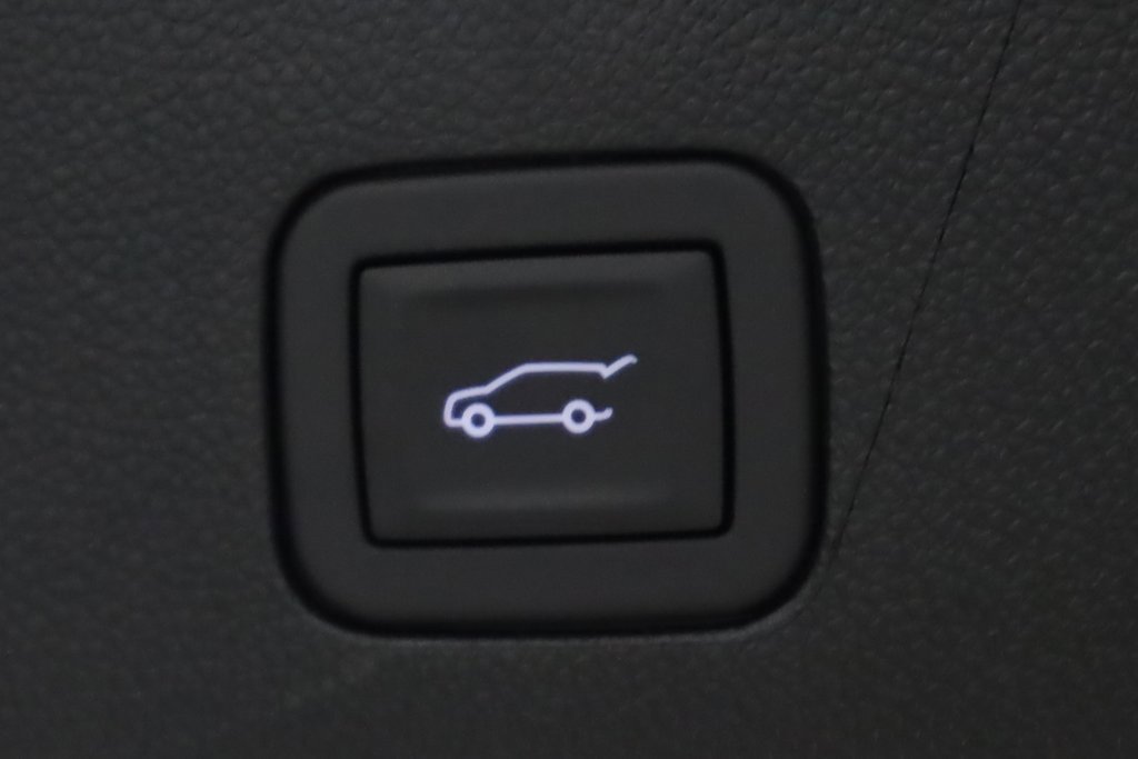 Used 2025 GMC Yukon Denali Ultimate image 8