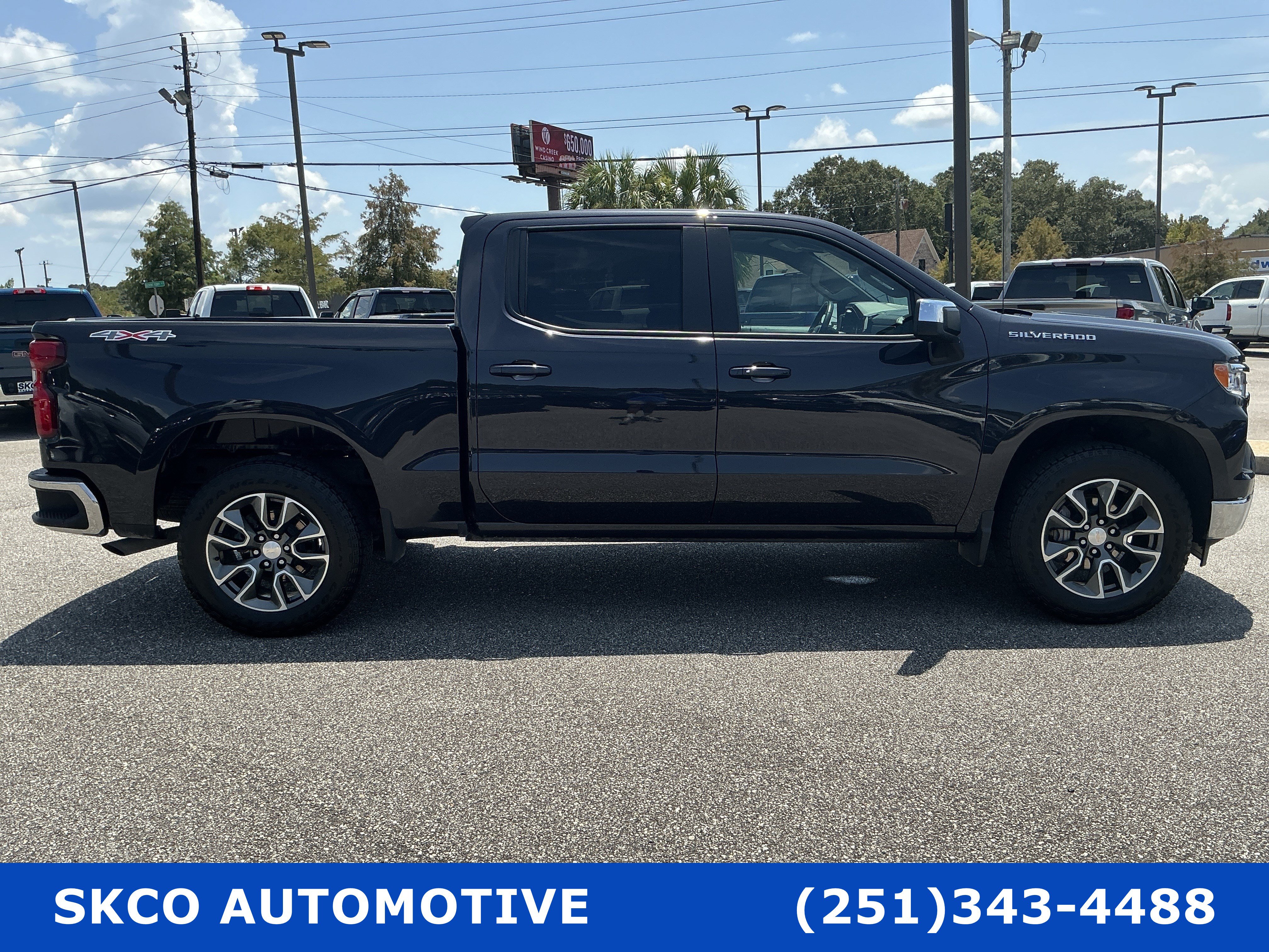 Used 2023 Chevrolet Silverado 1500 LT AWD/4WD image 6