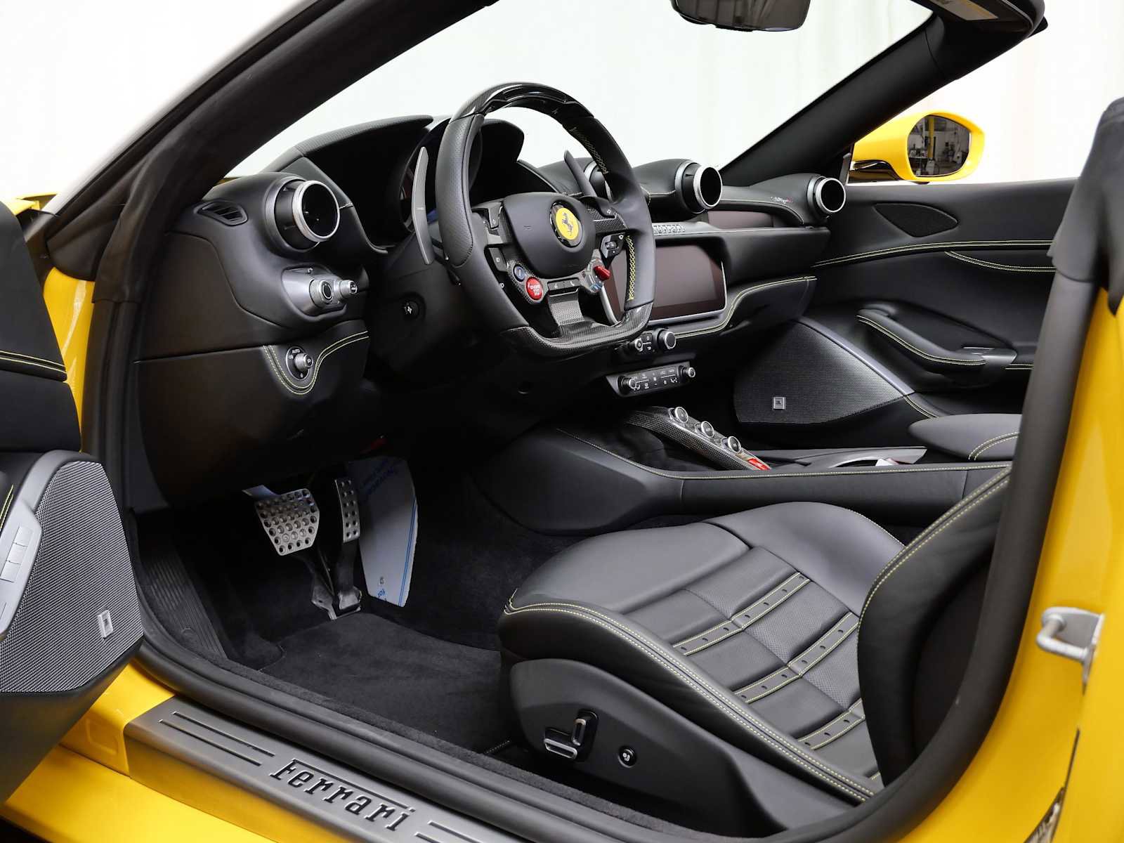 Certified 2023 Ferrari Portofino M image 18