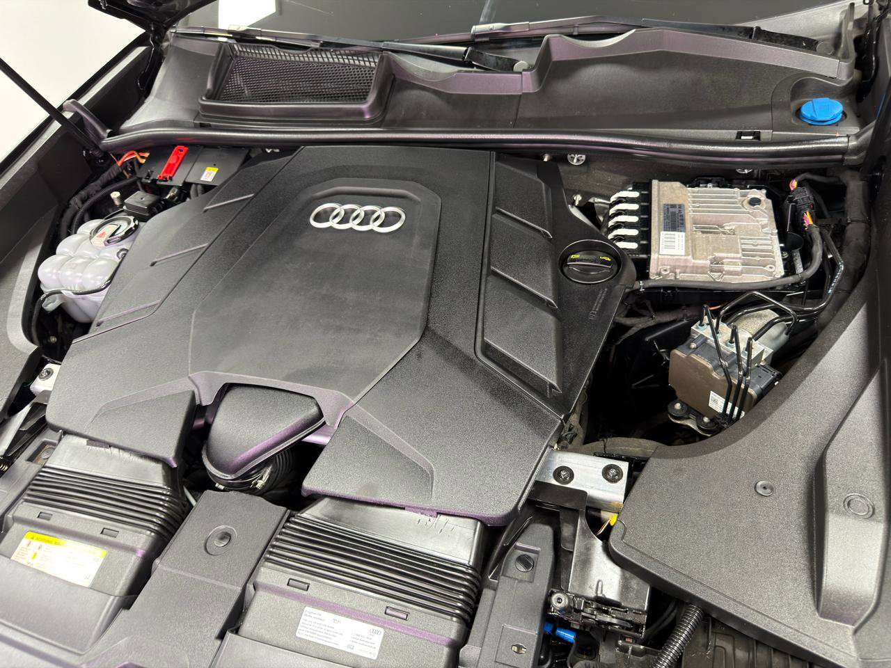 Used 2020 Audi Q8 Prestige AWD/4WD image 36