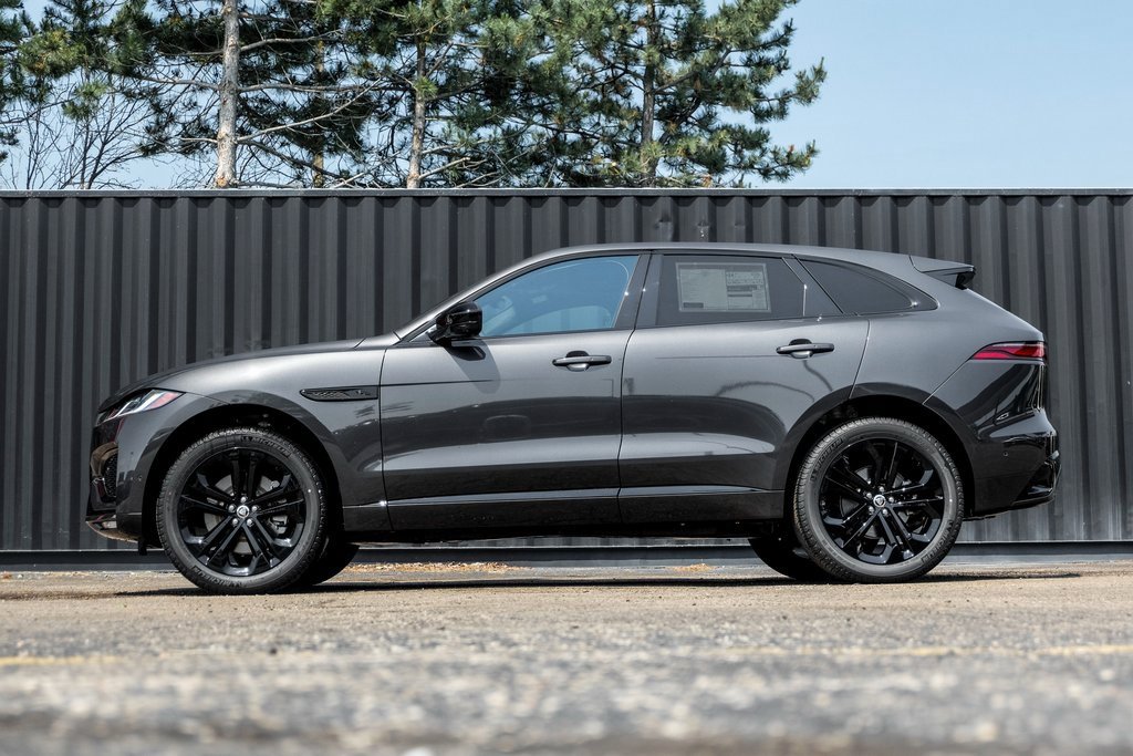 New 2026 Jaguar F-PACE R-Dynamic S image 3