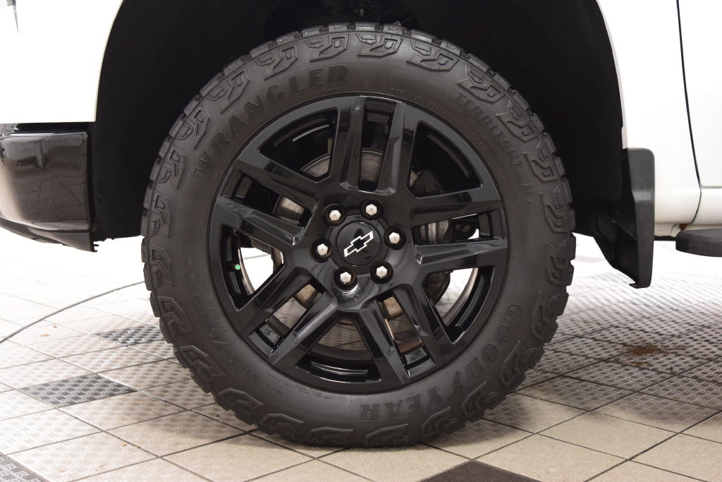 Used 2024 Chevrolet Silverado 1500 LT Trail Boss w/ Convenience Package II AWD/4WD image 33