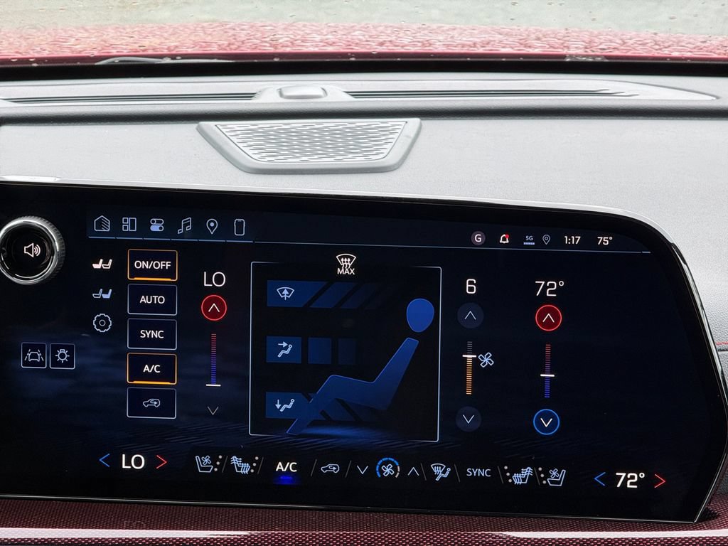 New 2026 Chevrolet Traverse RS w/ LPO, Floor Liner Package AWD/4WD image 16