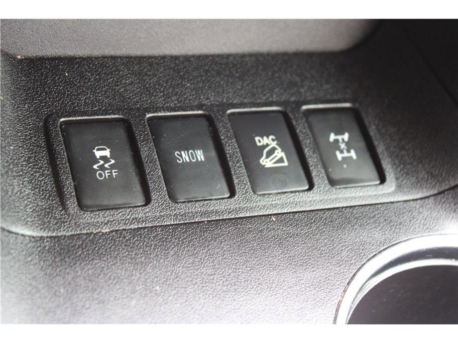 Used 2016 Toyota Highlander XLE image 28