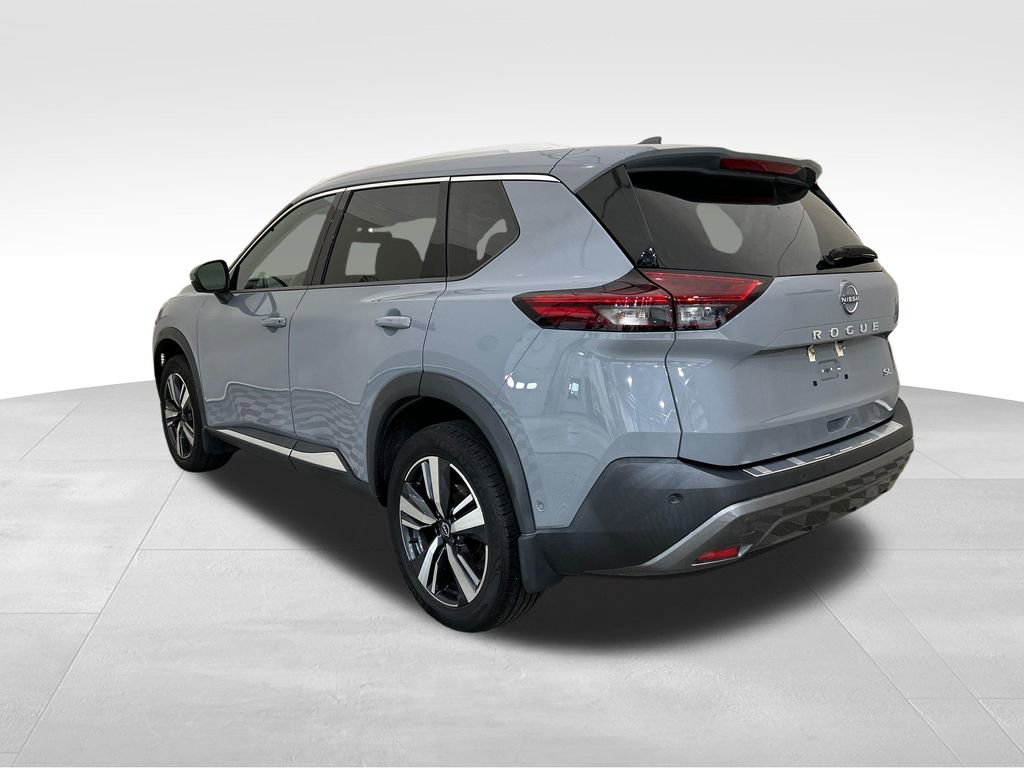 Used 2023 Nissan Rogue SL w/ SL Premium Package FWD image 3