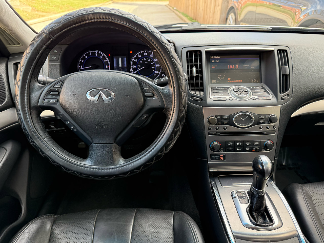 Used 2015 INFINITI Q40 AWD w/ Moonroof Package image 2