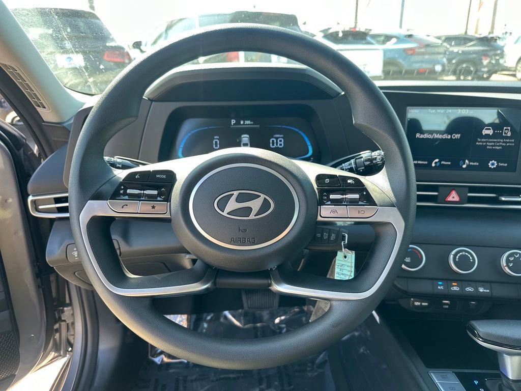 Used 2026 Hyundai Elantra SE FWD image 19
