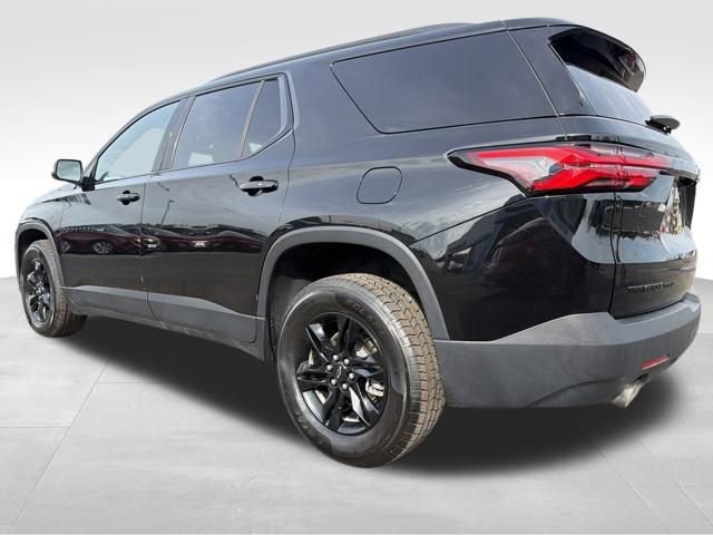 Used 2023 Chevrolet Traverse LT w/ Midnight/Sport Edition image 3