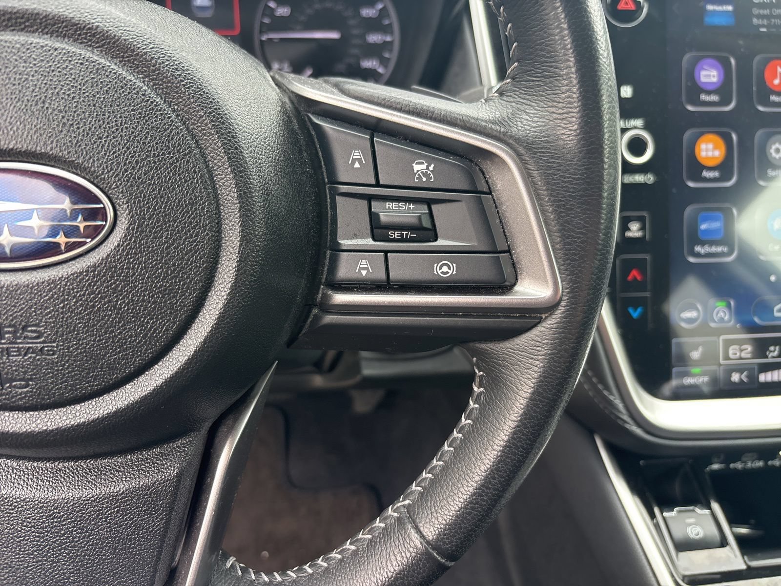 Used 2024 Subaru Outback Premium AWD/4WD image 18