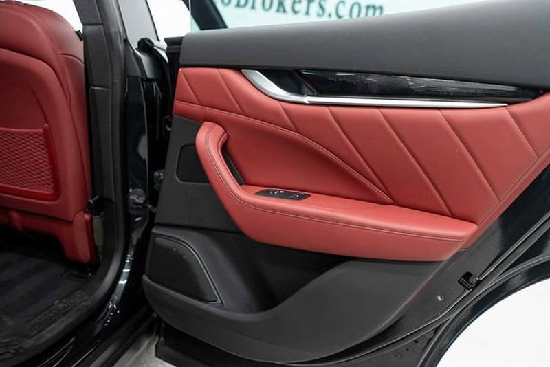 Used 2022 Maserati Levante GT image 25