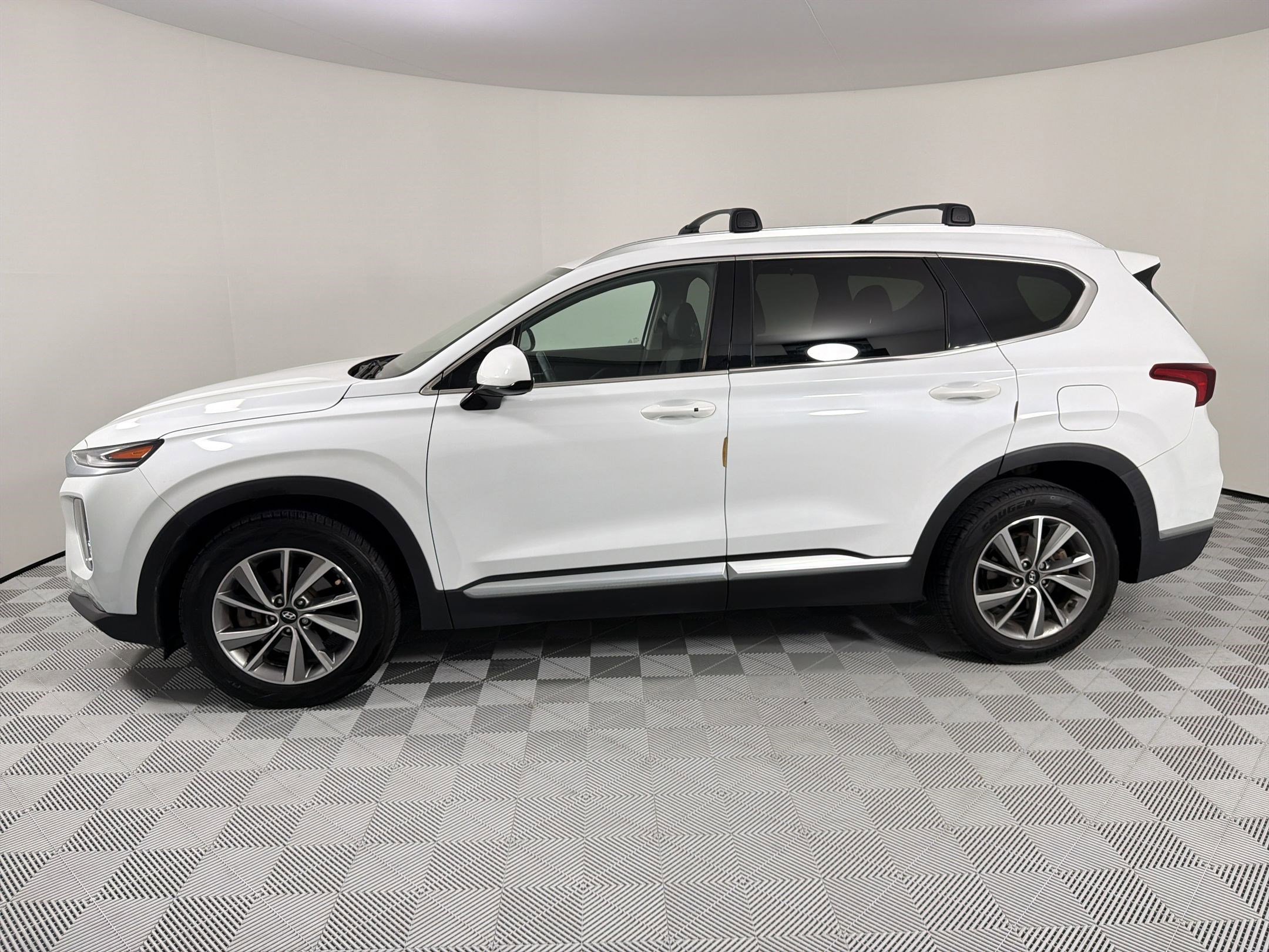 Used 2020 Hyundai Santa Fe SEL w/ Convenience Package image 2