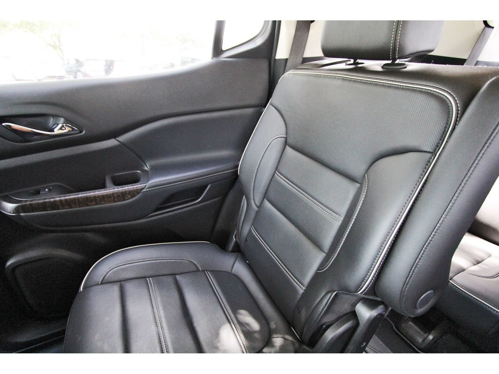 Used 2020 GMC Acadia Denali FWD image 11